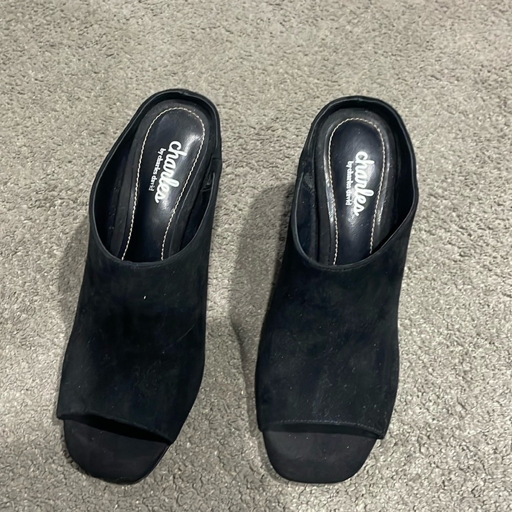 Black peep toe shoes